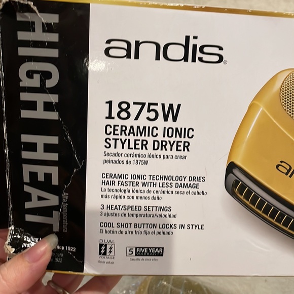 Andis Hair Dryer Ceramic Ionic Styler - Open Box Condition - 2 attachments lost - Picture 4 of 7